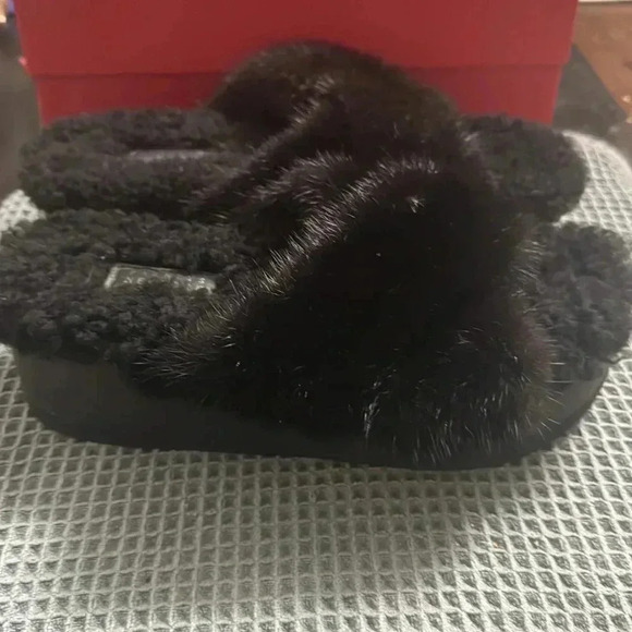 Barneys new york mink slides with stacked heel
NEW - Picture 3 of 6